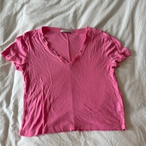 Alice and Olivia pink cropped v neck tshirt